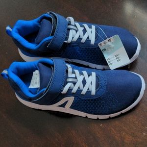 Decathlon youth shoes